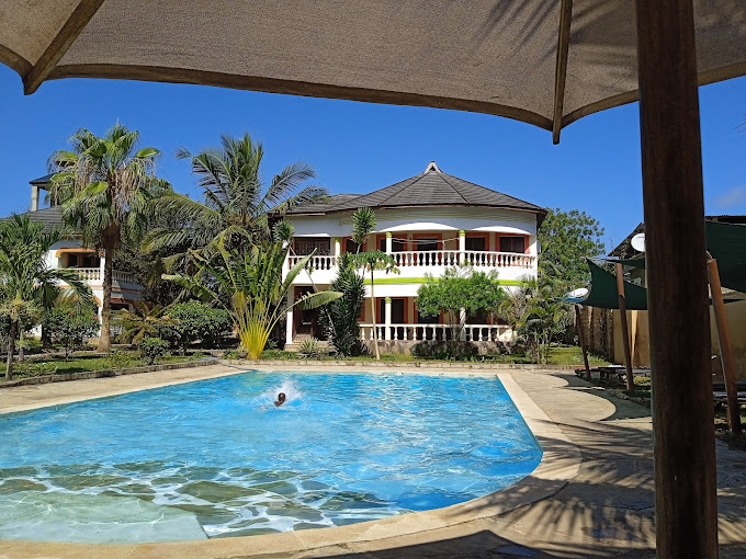 Tausi Holiday Villas