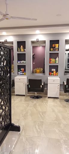 Dazl Hair And Spa