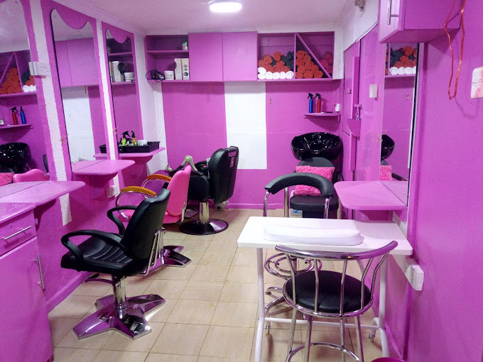 Royal Classic Salon