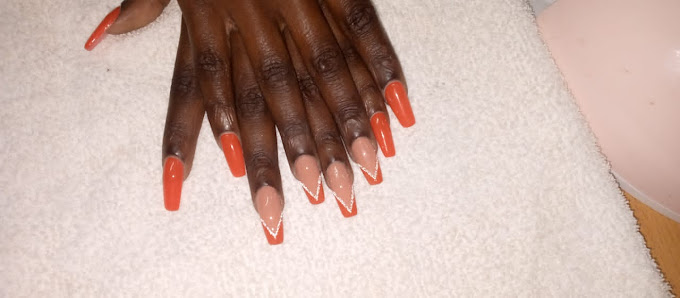 Glossy Nails Parlour