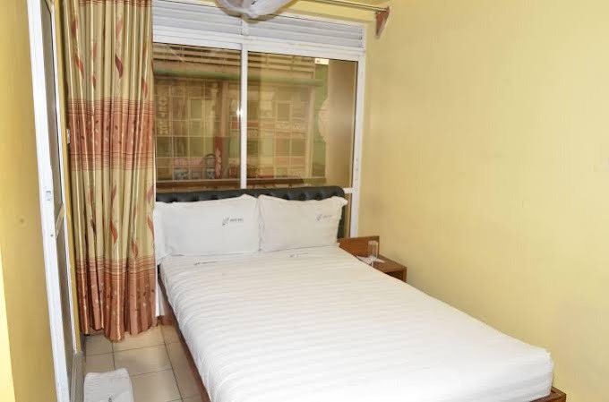 Adenbay City Hotel