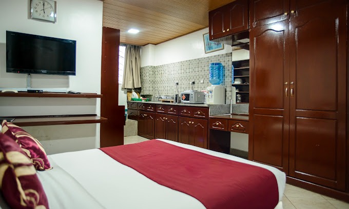 Diamond Plaza Apartments